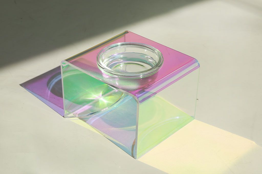AdoraPet PrismBowl™ – Holographic Acrylic Pet Feeder with Glass Bowl